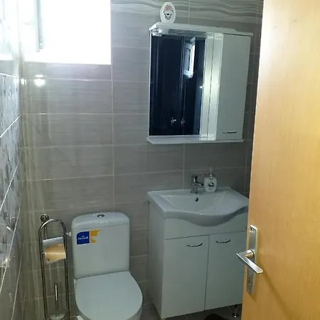 Dora ## * 茨里克韦尼察