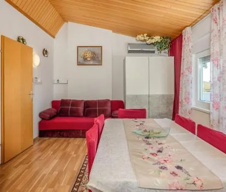 Dora ## Apartman