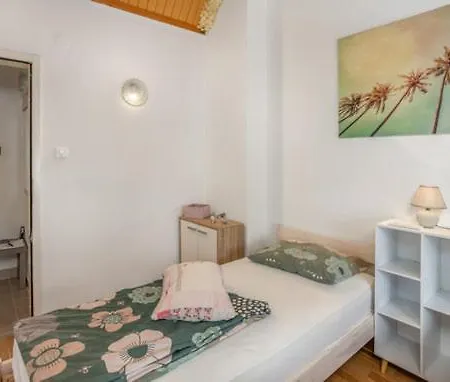 Apartman Dora ## *