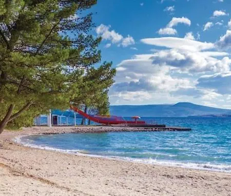 Dora ## Crikvenica
