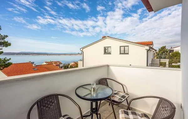 Διαμέρισμα Dora ## Crikvenica